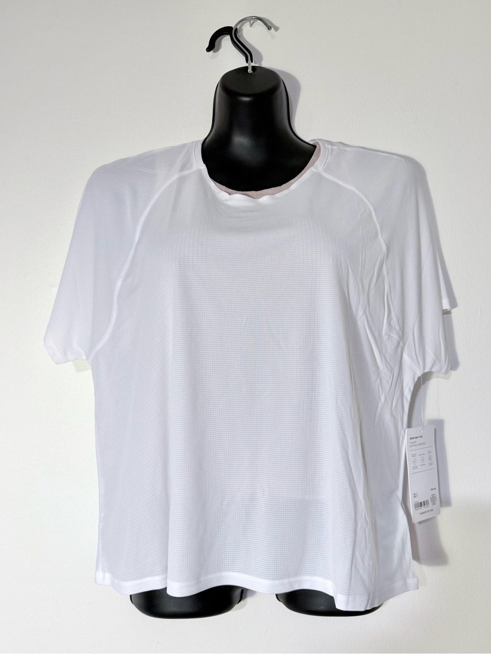 NWT Athleta White Short Sleeve Performance Tee